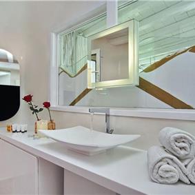 1 Bedroom Villa with Infinity Pool in Fanari on Mykonos, Sleeps 2